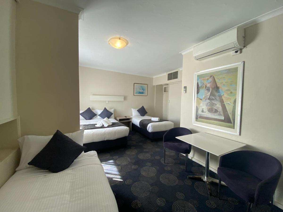 The Astor Hotel Motel Goulburn Exteriör bild