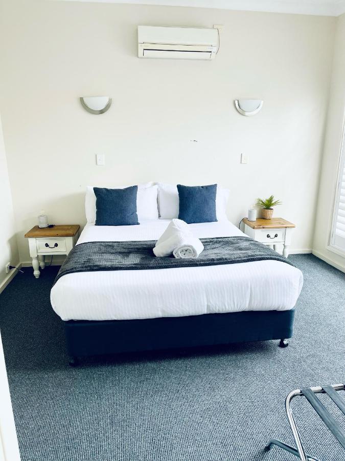 The Astor Hotel Motel Goulburn Exteriör bild